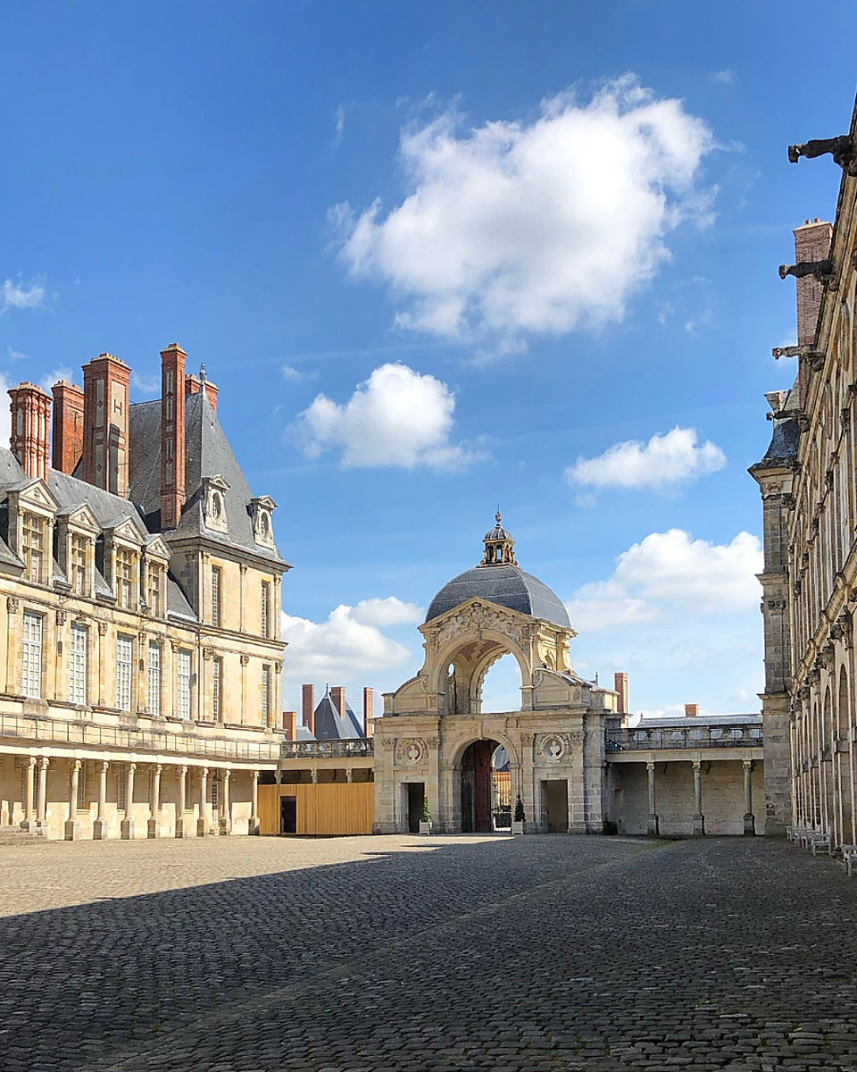 Porte du Baptistère - cour Ovale - Fontainebleau