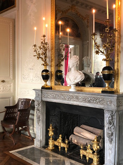 Petit Trianon                                         Château de Versailles                         Photos