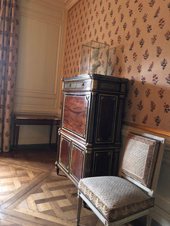 Petit Trianon                                         Château de Versailles                         Photos