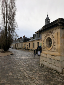 Petit Trianon                                         Château de Versailles                         Photos