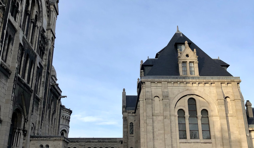 Extérieur du Sacré Coeur à Montmartre Paris