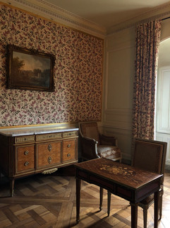 Petit Trianon                                         Château de Versailles                         Photos