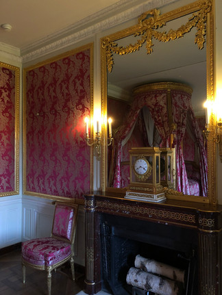 Petit Trianon                                         Château de Versailles                         Photos