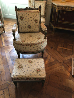 Petit Trianon                                         Château de Versailles                         Photos