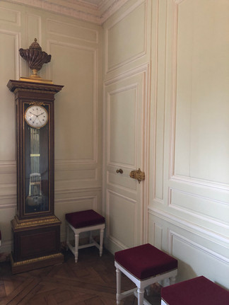 Petit Trianon                                         Château de Versailles                         Photos