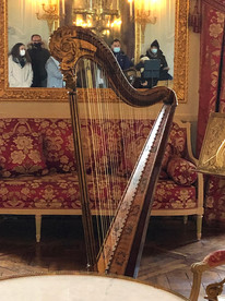 Petit Trianon                                         Château de Versailles                         Photos
