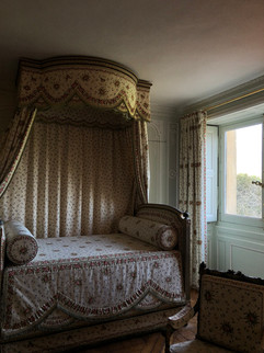 Petit Trianon                                         Château de Versailles                         Photos