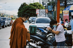 สวมใส่หน้ากากอนามัยและเว้นระยะห่าง