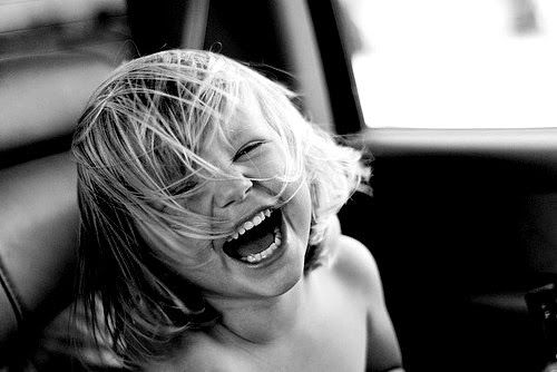 tumblr_-_risada_-_laugh_-_criança_-_rindo_-_felicidade_-_alegria_-_happy_-_sorri