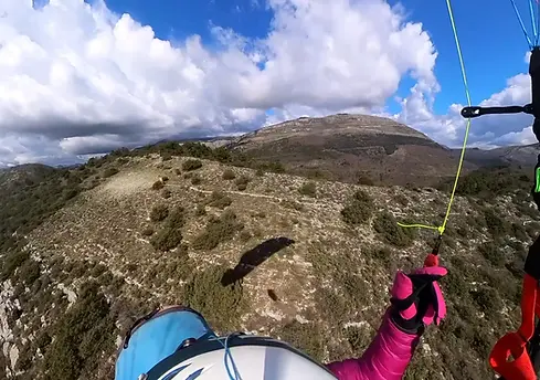 Vol en tandem parapente au-dessus des Préalpes de Grasse