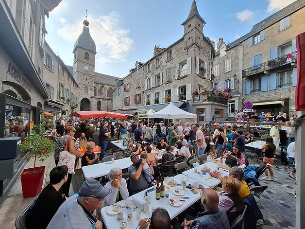 Ville de Murat, Place Marchande