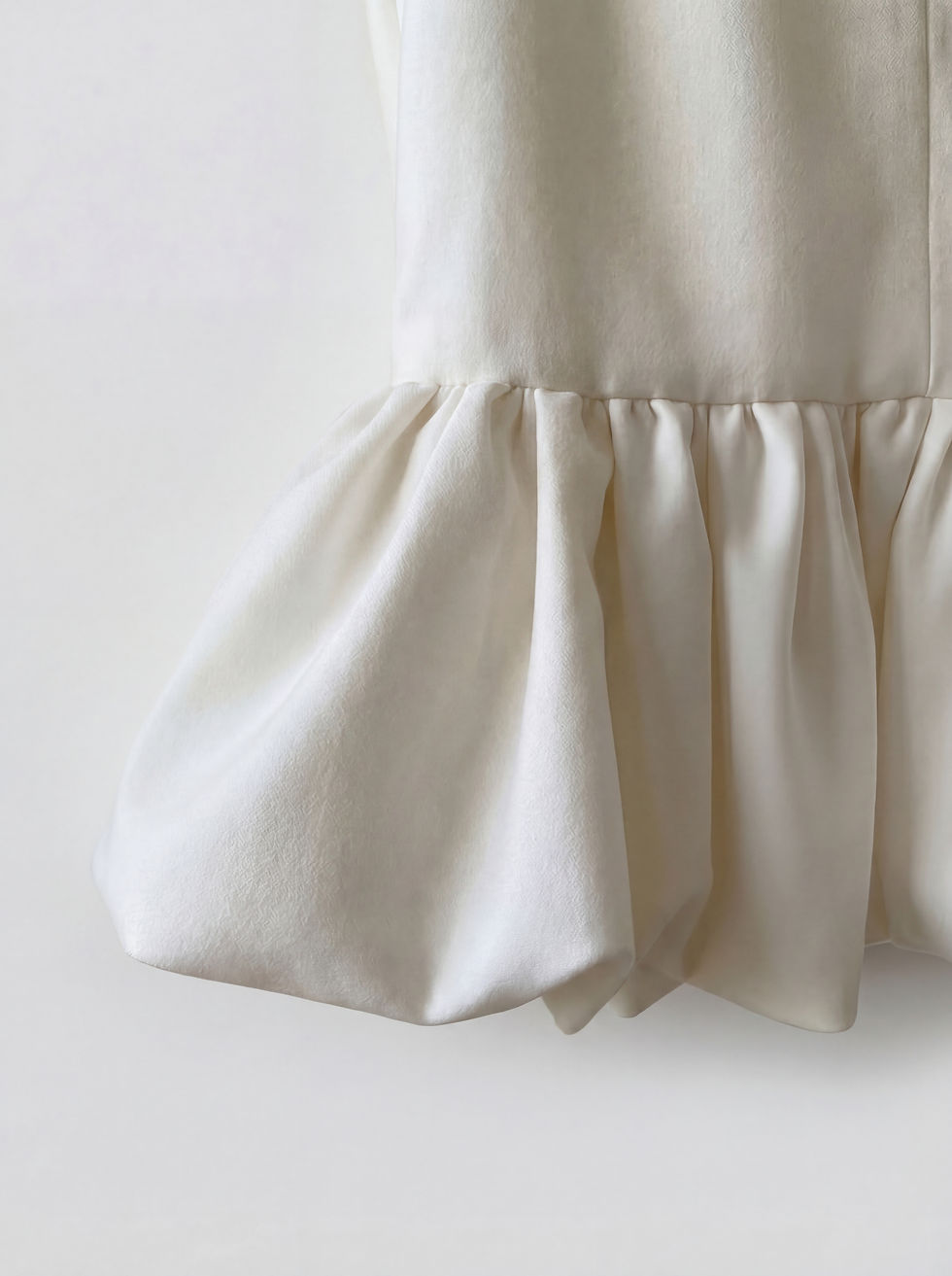 Miniaturbild: Elegantes top aus feiner Wolle in ivory miu miu, prada, dior