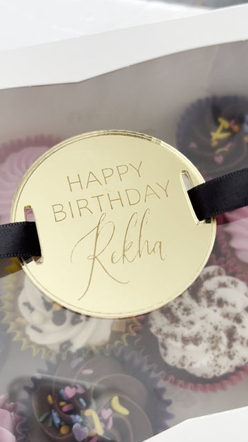 Thumbnail: custom buckle cake charm