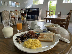 Bed & Breakfast - ilanda White River - English Breakfast & Lounge IMG_9355-w600.jpg