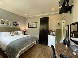 Room 6 - ilanda Guest House - Aug 2022 - IMG_0592-w600.jpg