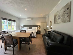 ilanda - Room 7 - 2022 - IMG_1023-w1400.jpg