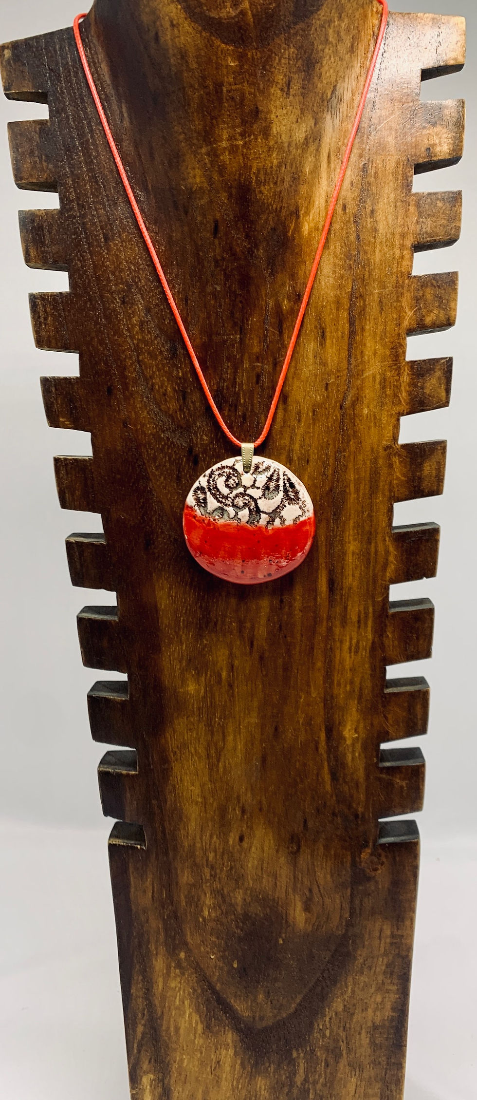 Miniature : Pendentif éthnique  rouge "ADISA"