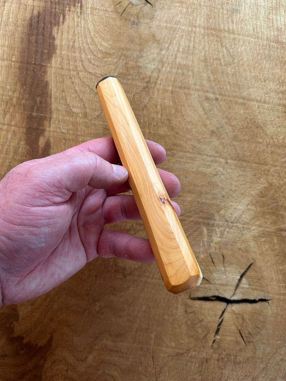 Thumbnail: Gorgeous yew handle
