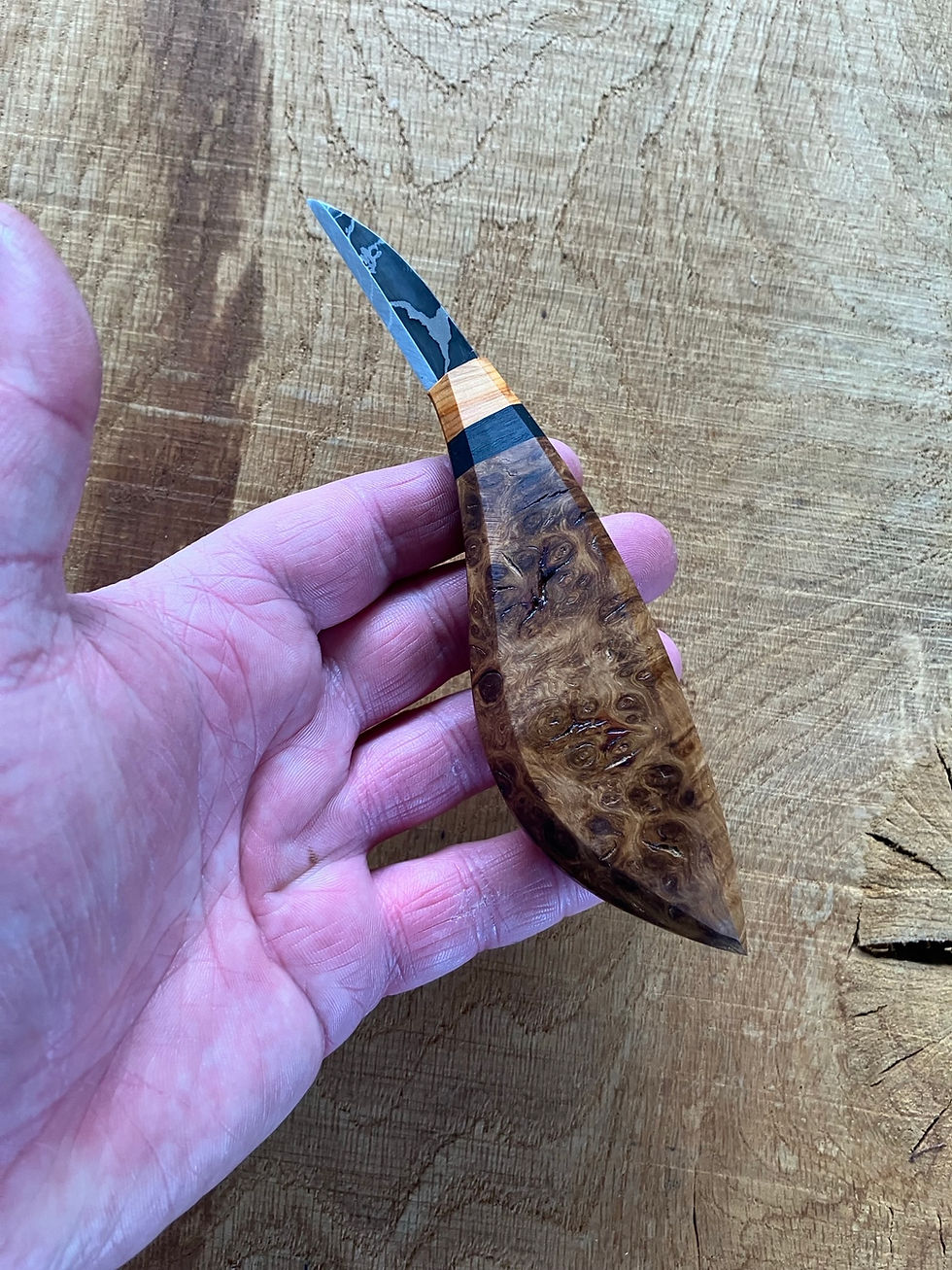 Thumbnail: Oak burr carver