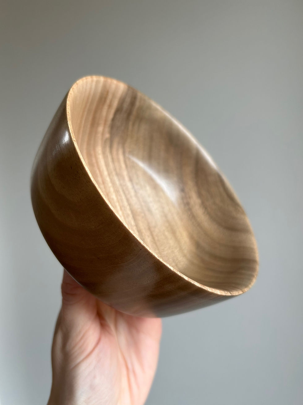 Thumbnail: Stunning walnut bowl