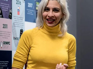 سالي العقاد