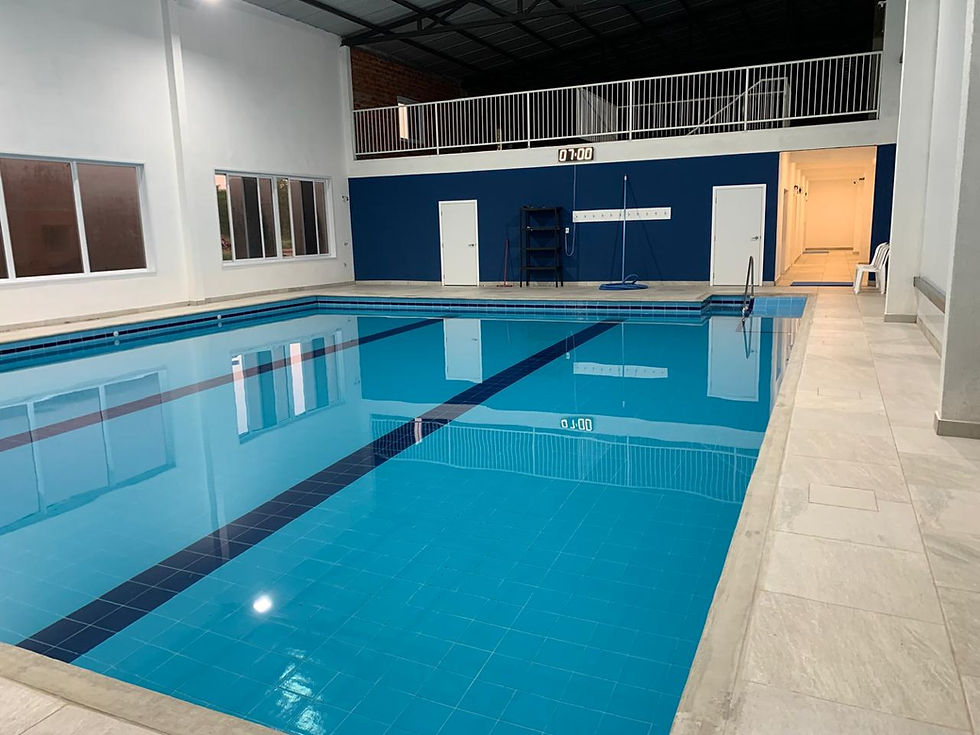 Neue Schwimmhalle des Zentrums Kinesis EAS