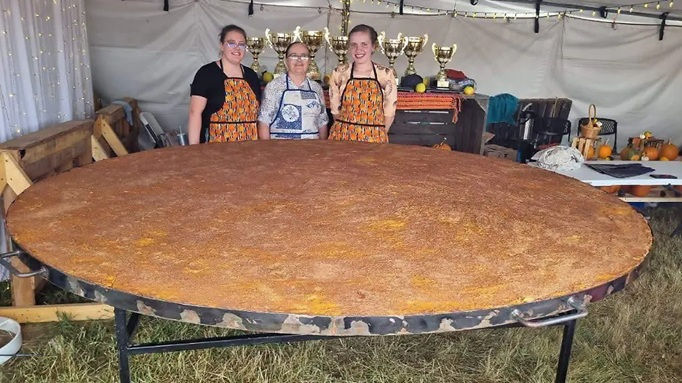 Kürbiskuchen mit 2,5 Meter Durchmesser