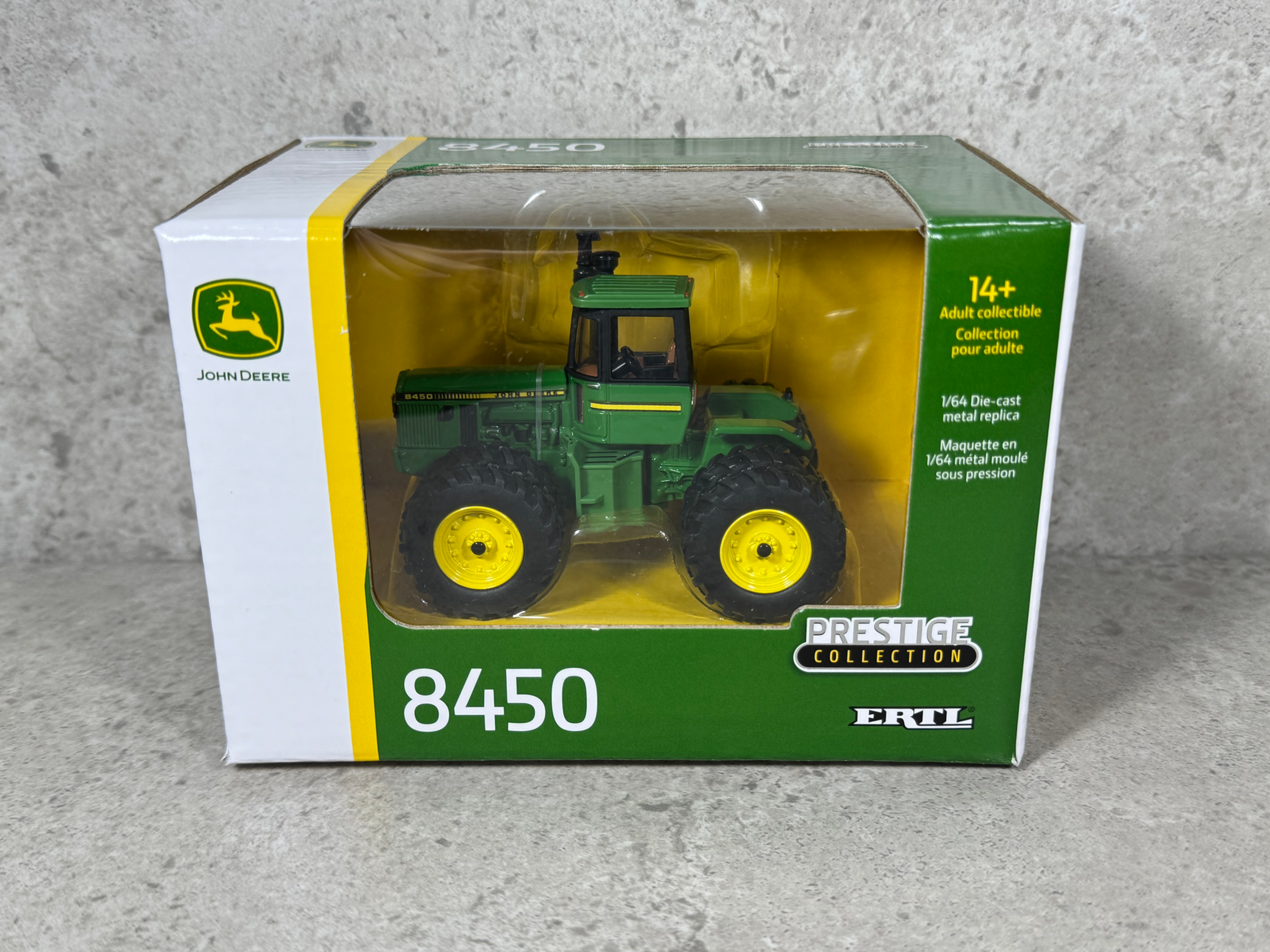 1/64 John Deere 8450 w/ Duals Prestige