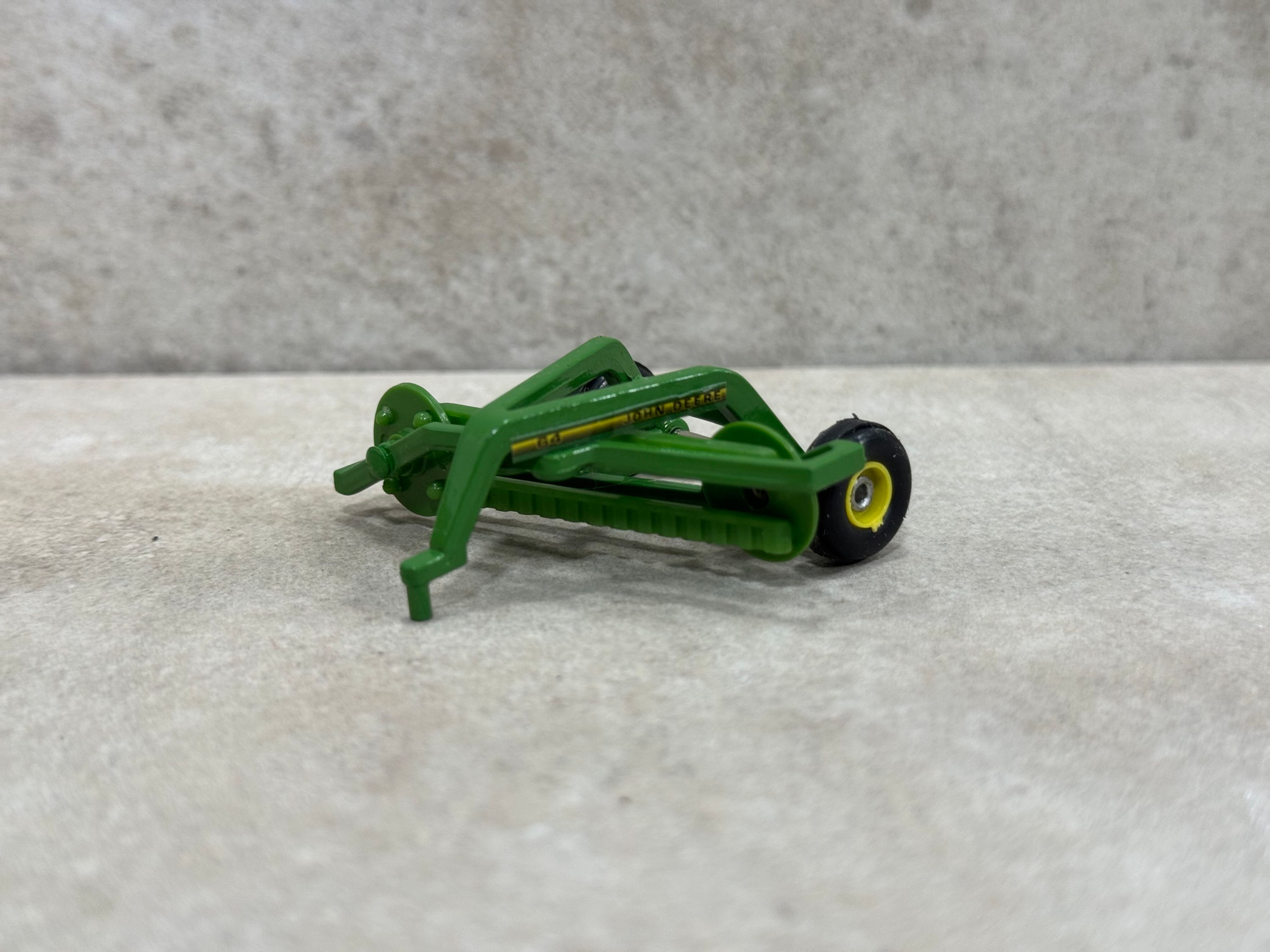 1/64 John Deere Rake Green