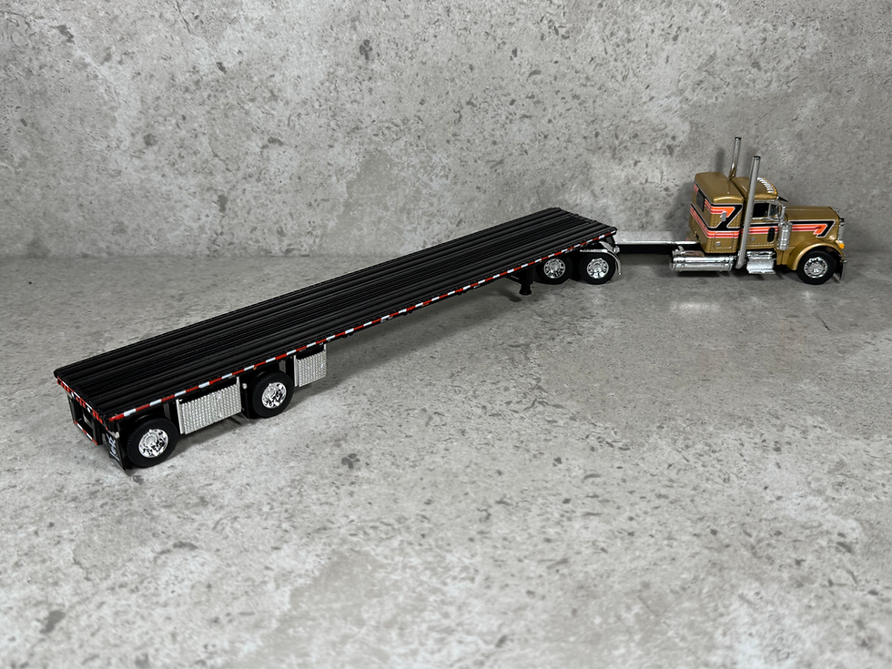 Thumbnail: 1/64 Peterbilt 379 w/ Wilson Flatbed Trailer Gold/Black