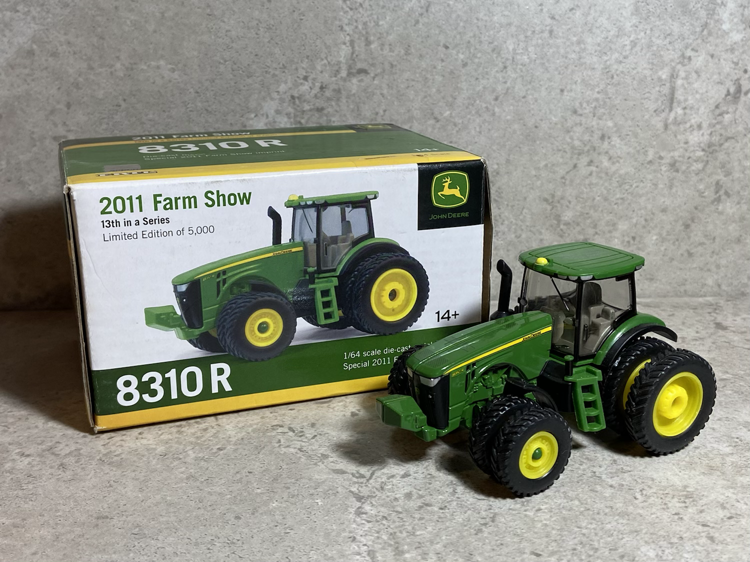 1/64 John Deere 8310R 2011 Farm Show