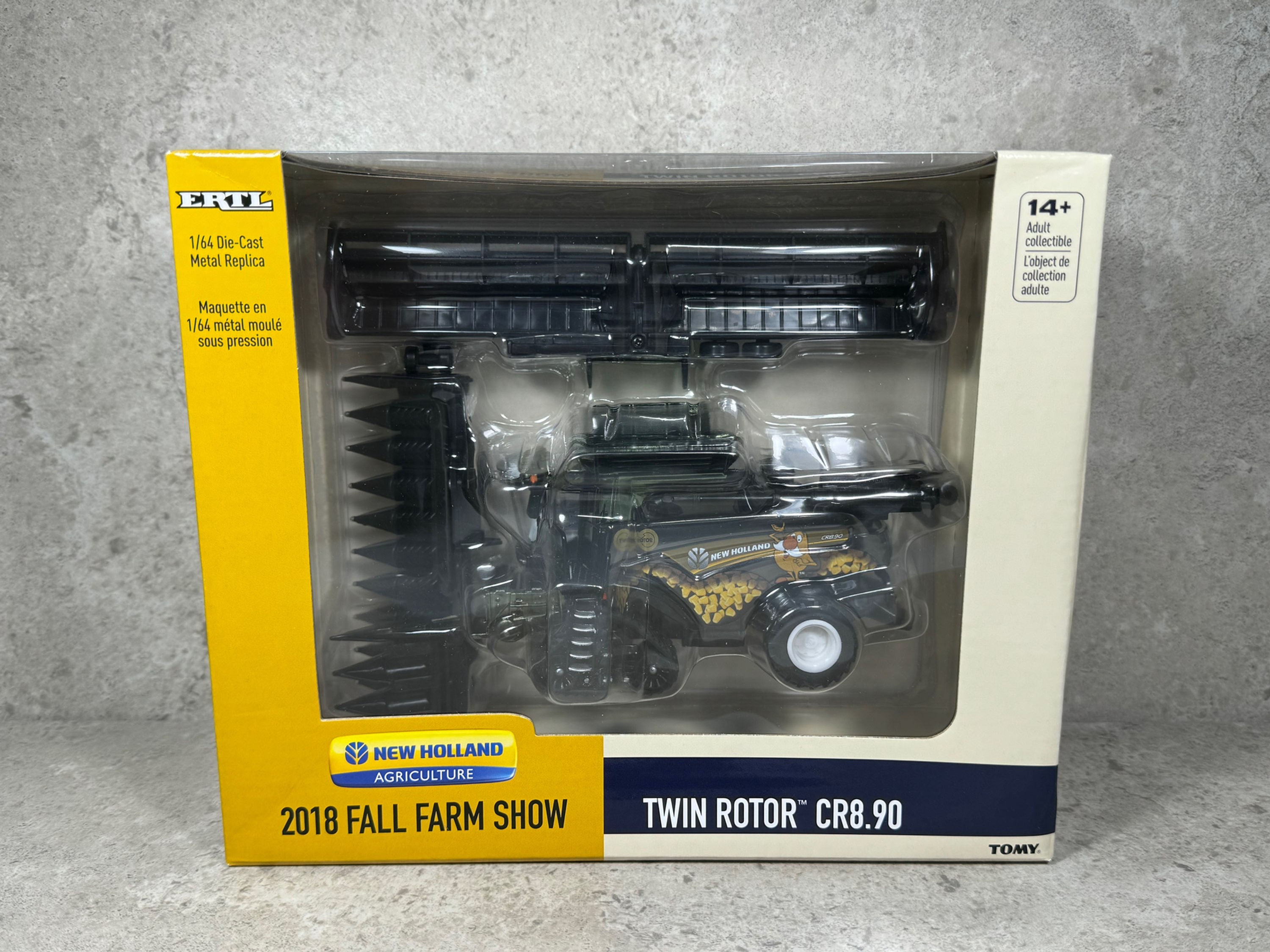 1/64 New Holland CR8.90 2018 Farm Show Black Chrome Chase Unit