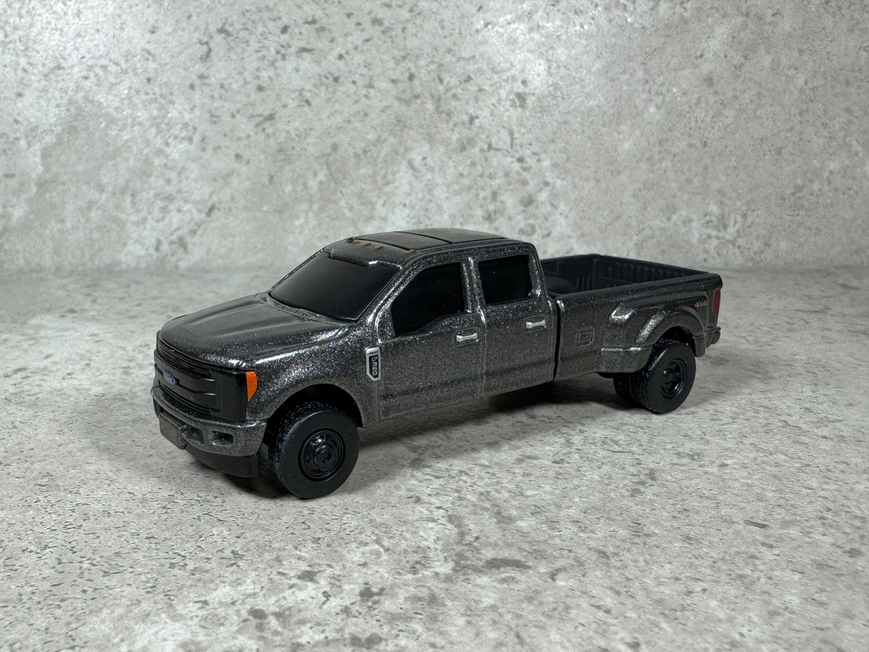 1/64 Ford F-350 Dually Gray