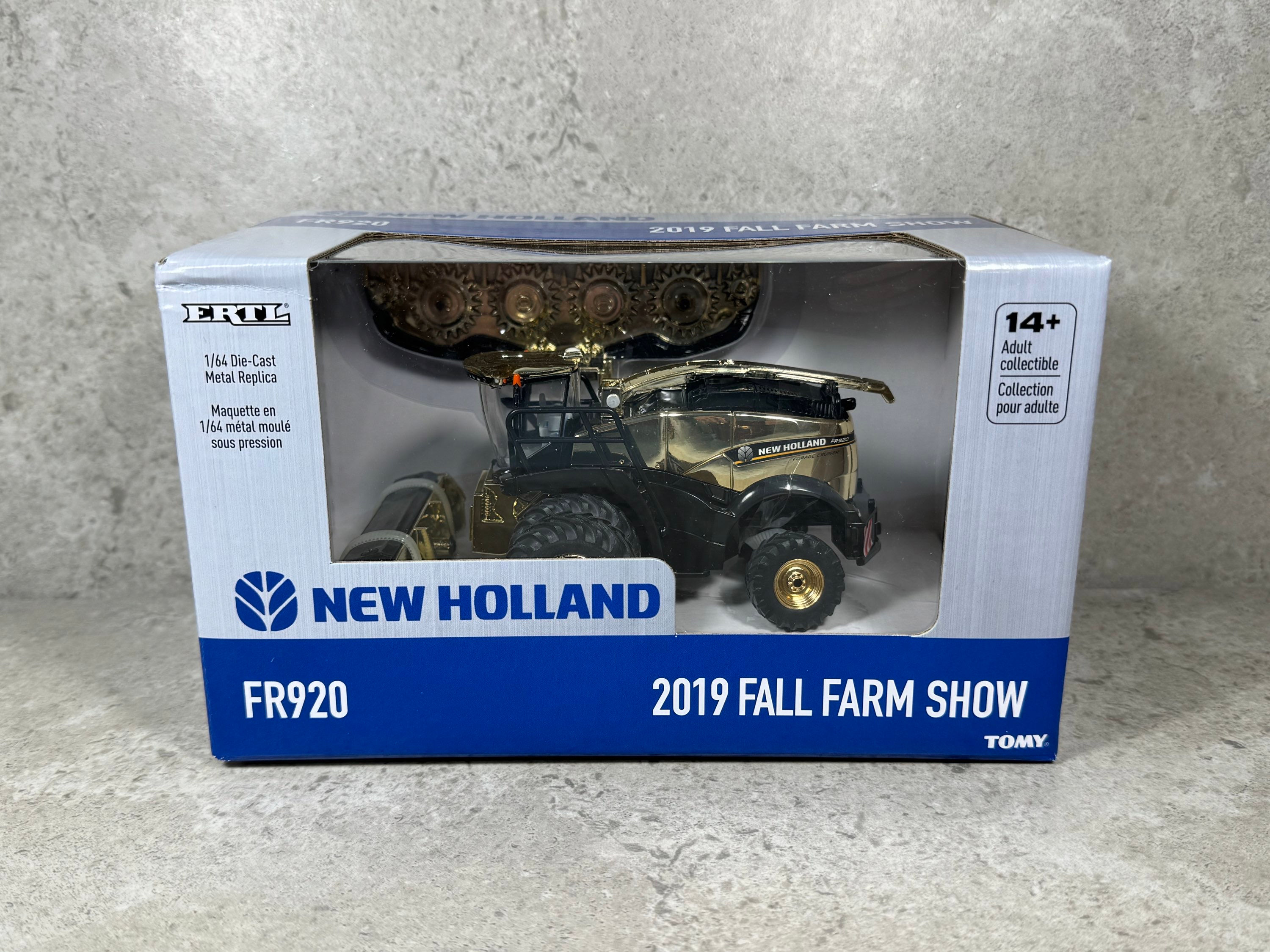 1/64 New Holland FR920 Forage Harvester 2019 Farm Show Gold Chrome Chase Unit