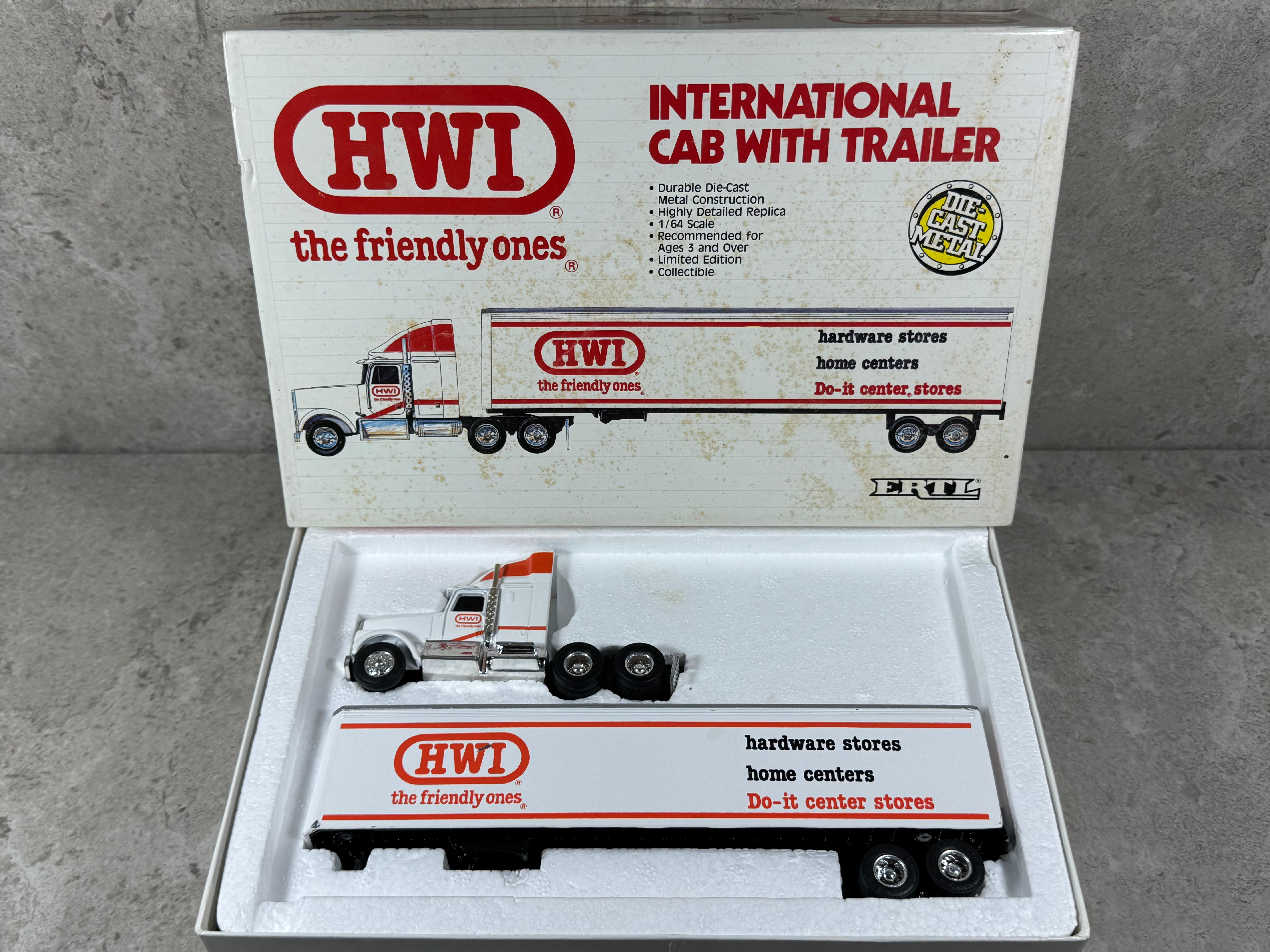 1/64 HWI Semi & Trailer