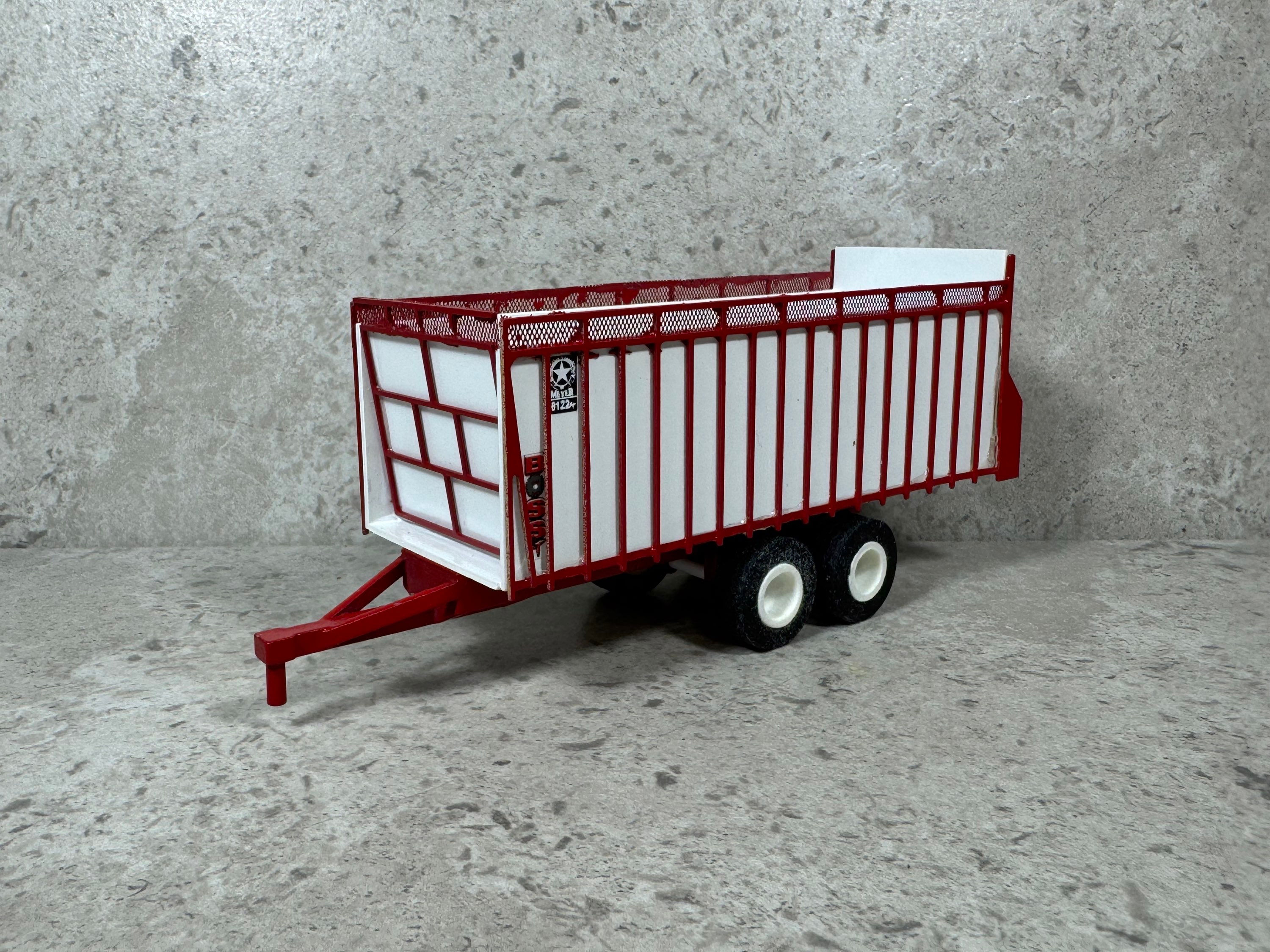 1/64 Custom Meyer Forage Wagon Small Tires