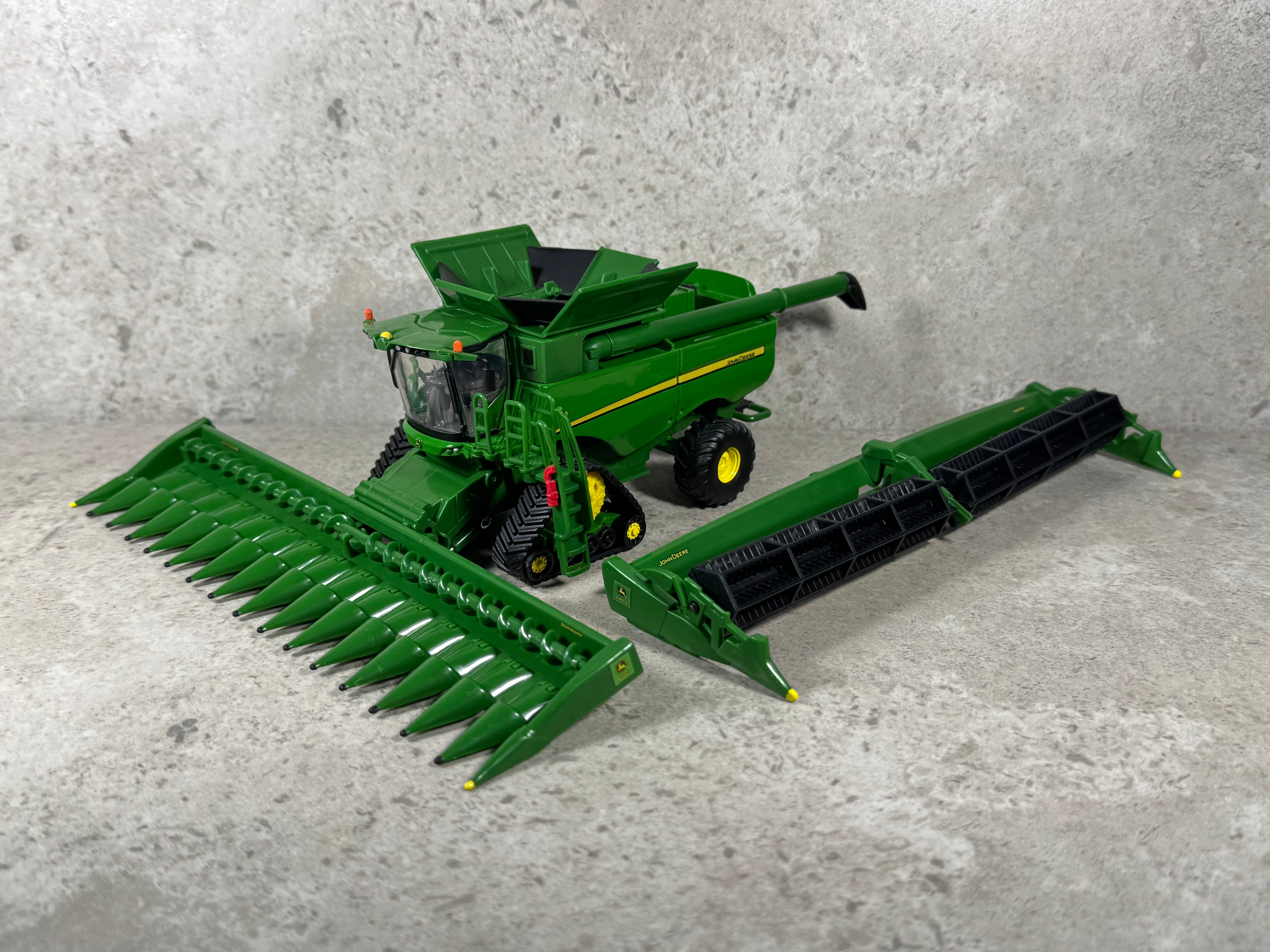 1/64 John Deere S780 Tracks Prestige