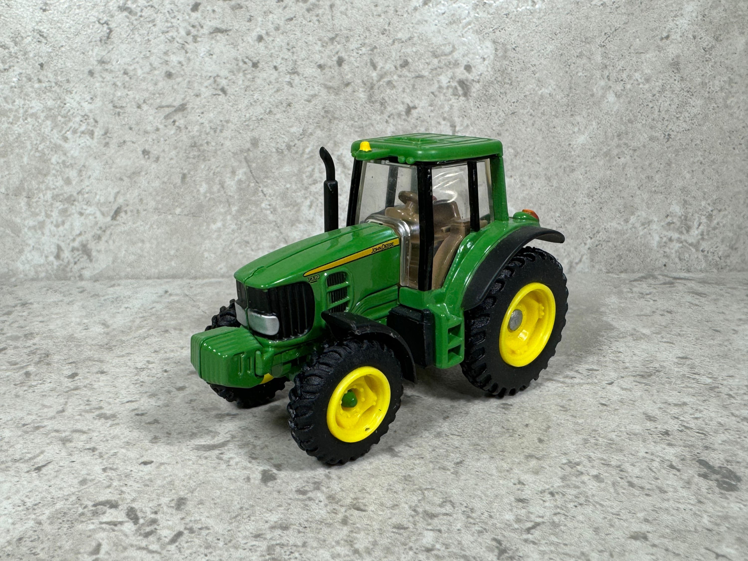 1/64 John Deere 7330