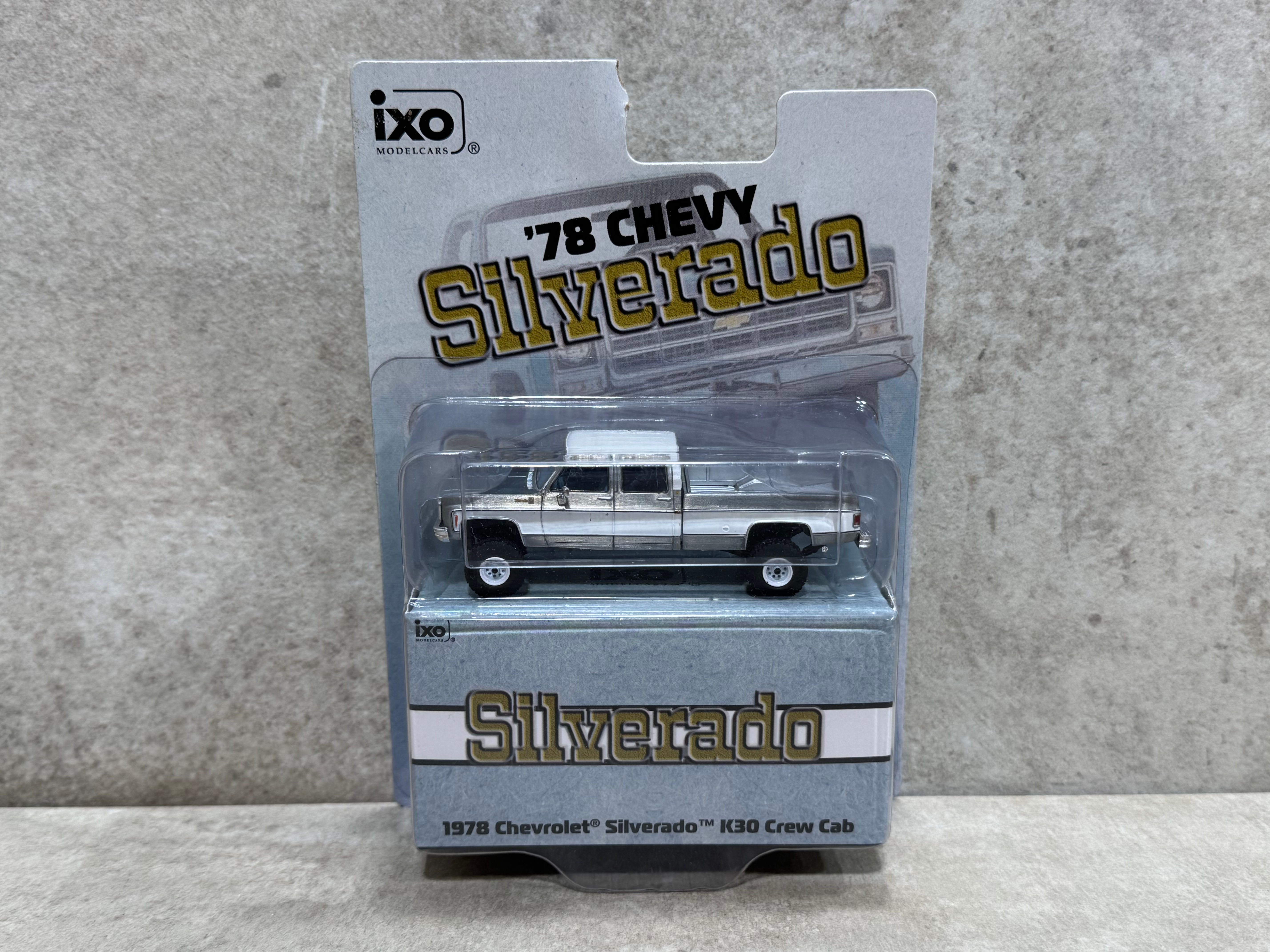 1/64 Chevrolet Silverado K30 RAW Chase - Missing Peg Hook