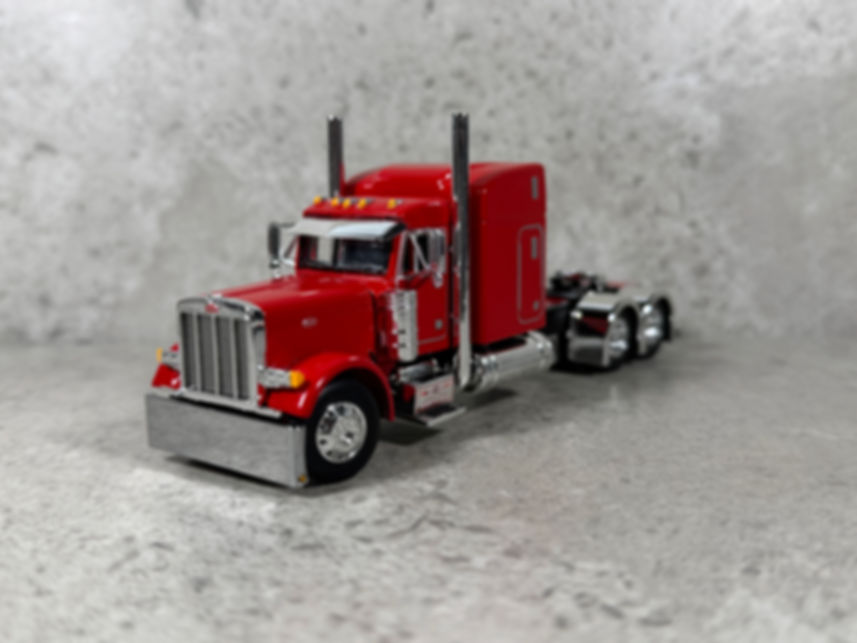 1/64 Peterbilt 379 63” Standup Sleeper Red