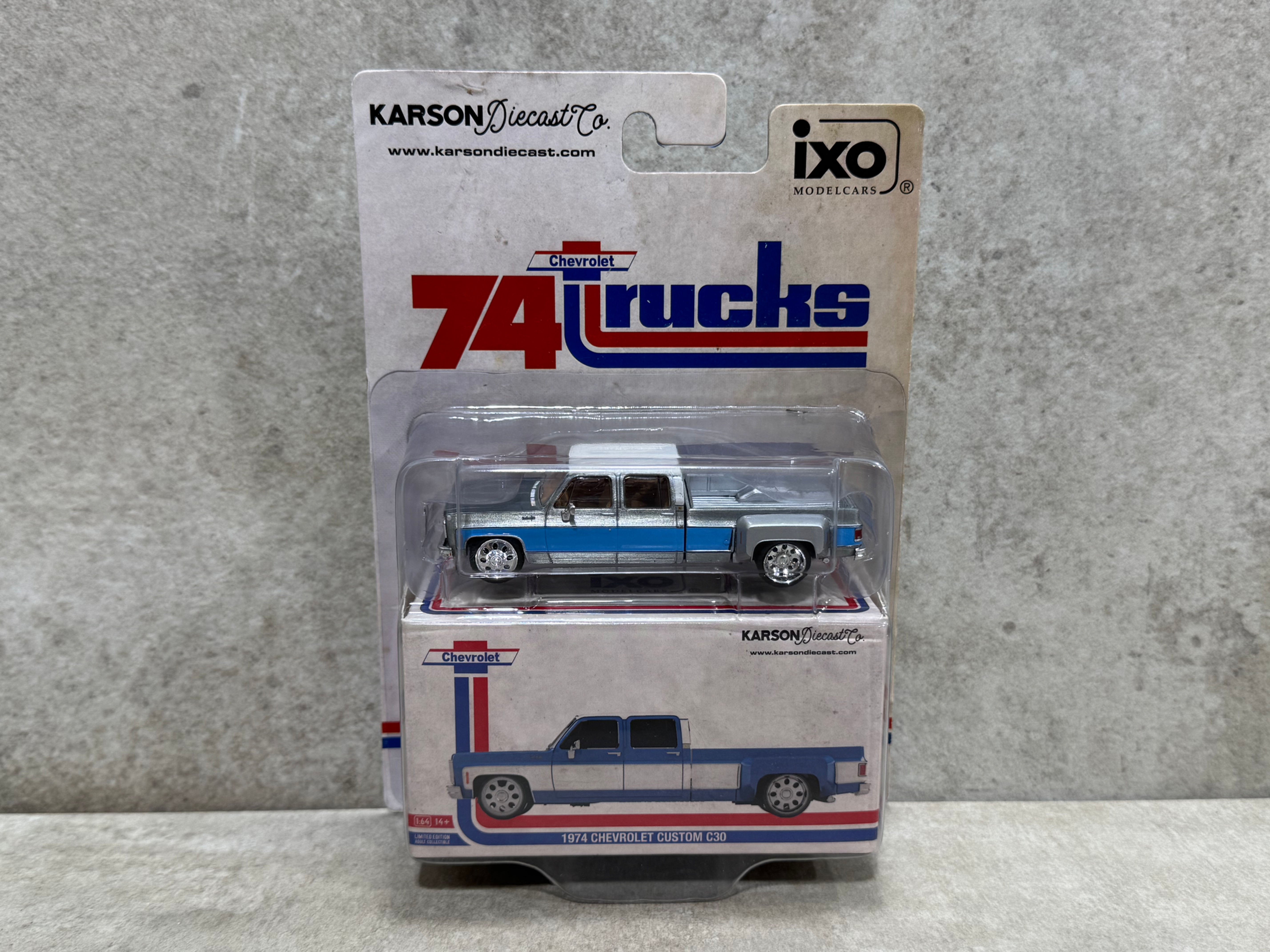 1/64 Chevrolet Custom C30 Lowered RAW Chase