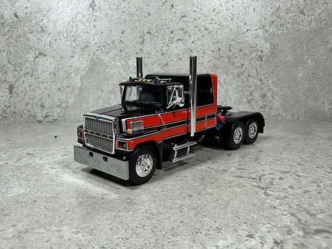 1/64 Ford LTL 9000 Black/Red | FarmToys4You