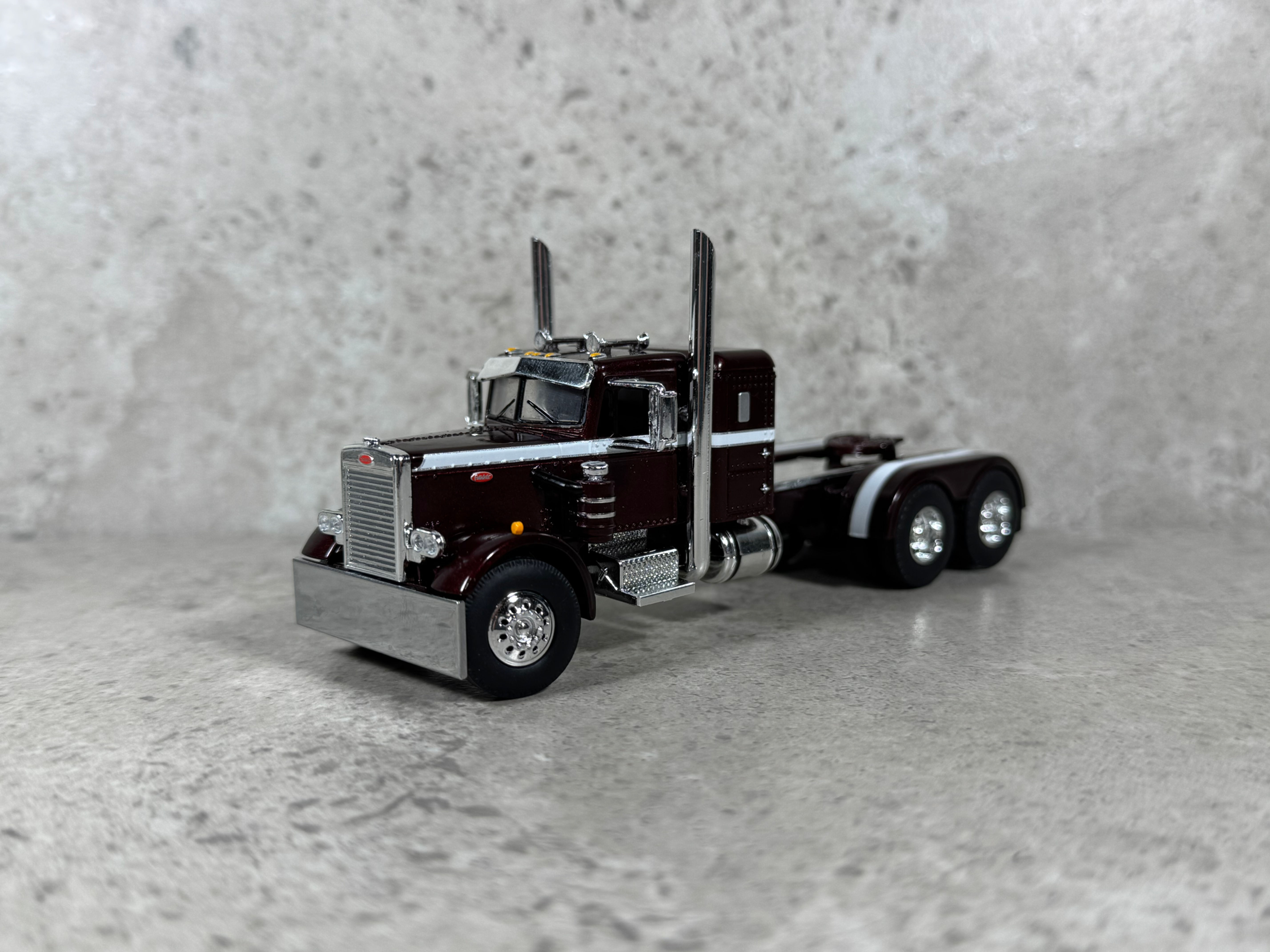 1/64 Peterbilt 351 Dark Cherry