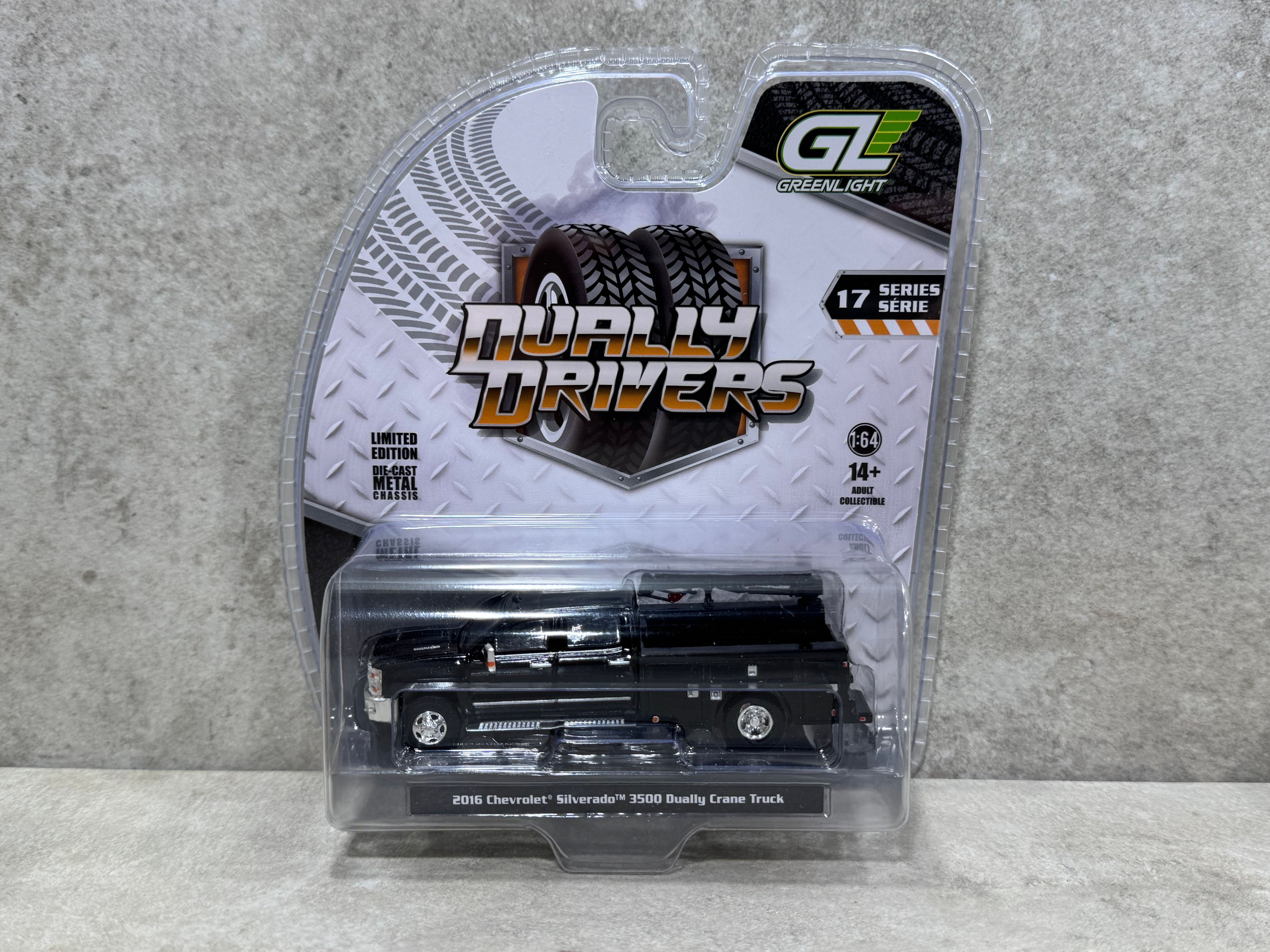 1/64 2016 Chevrolet Silverado 3500 Service Bed w/ Crane Black
