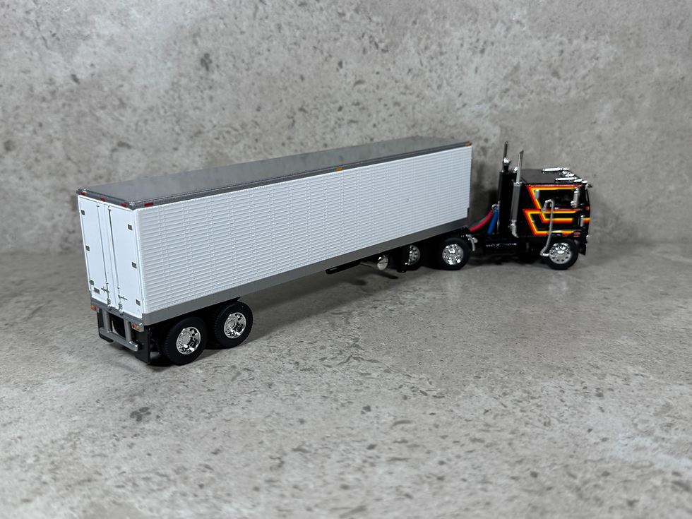 Thumbnail: 1/64 Peterbilt 352 w/ Vintage Reefer Black/White