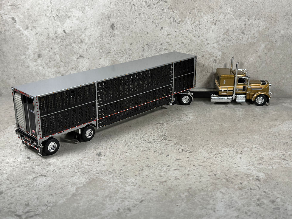 Thumbnail: 1/64 Peterbilt 389 w/ Wilson Livestock Trailer Gold/Black