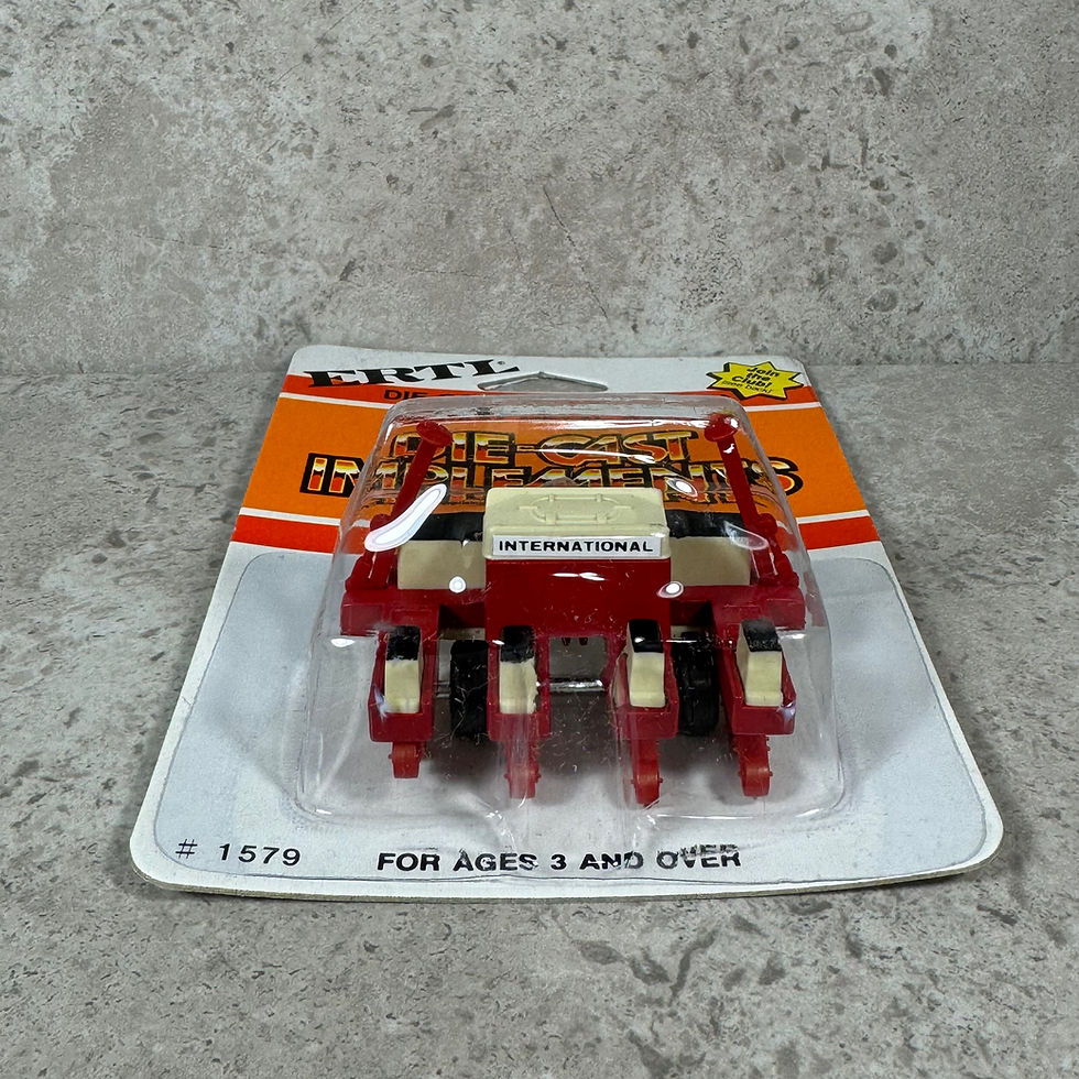 Thumbnail: 1/64 International Harvester 4 Row Planter Cream Boxes