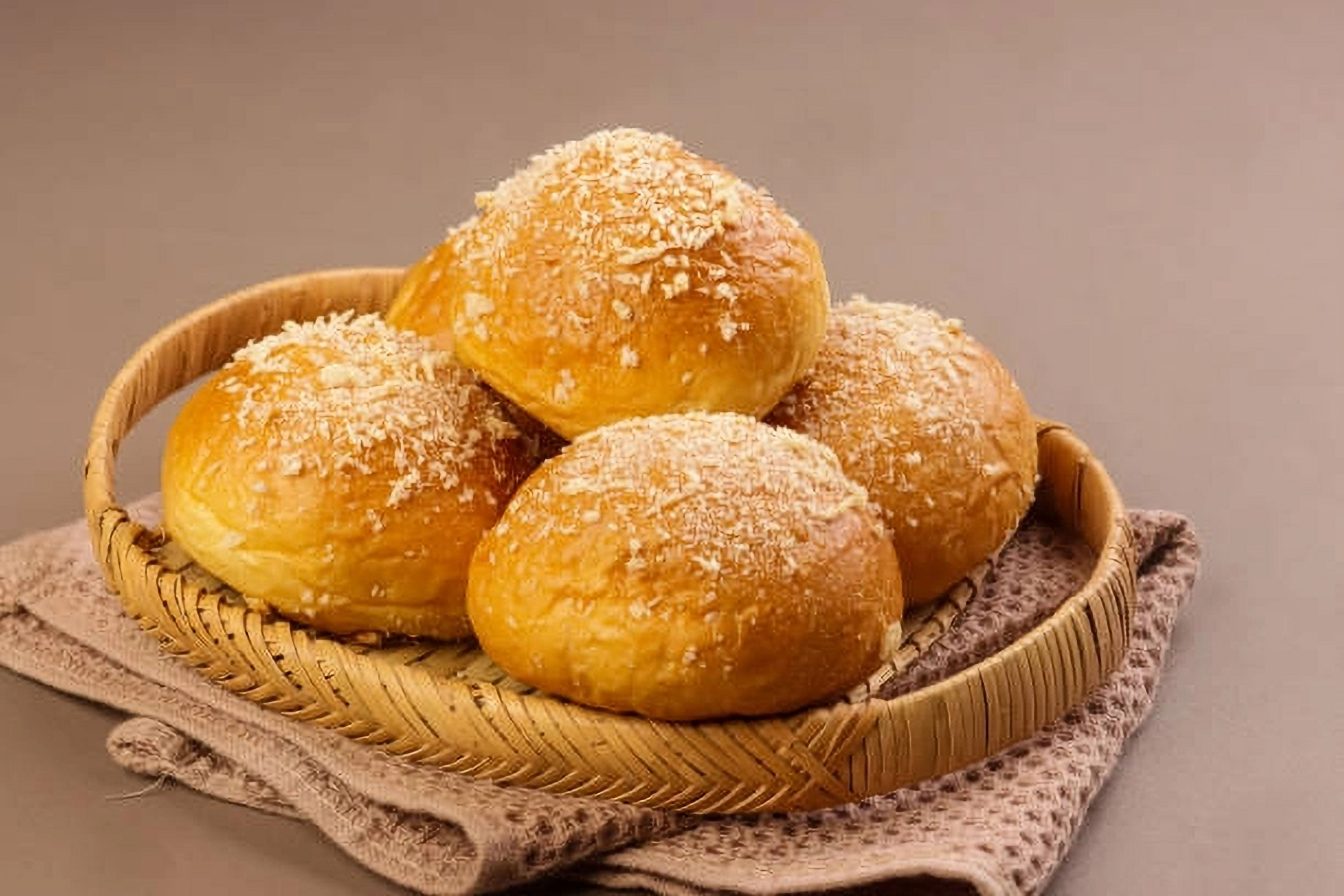 Traditional Morning Buns (Pandesal)