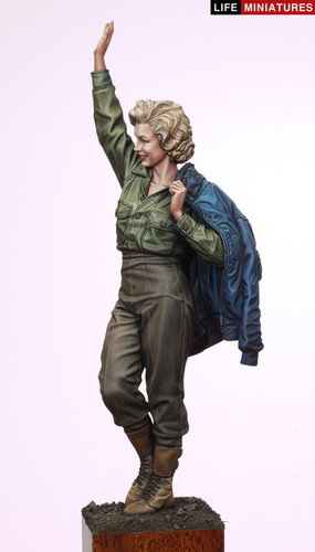 LIFE MINIATURES 1/16 マリリン・モンロー フィギュア Marilyn Monroe in Korea for her USO tour 1954 (1/16 scale) | life