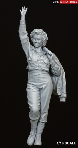 Marilyn Monroe in Korea for her USO tour 1954 (1/16 scale) | life